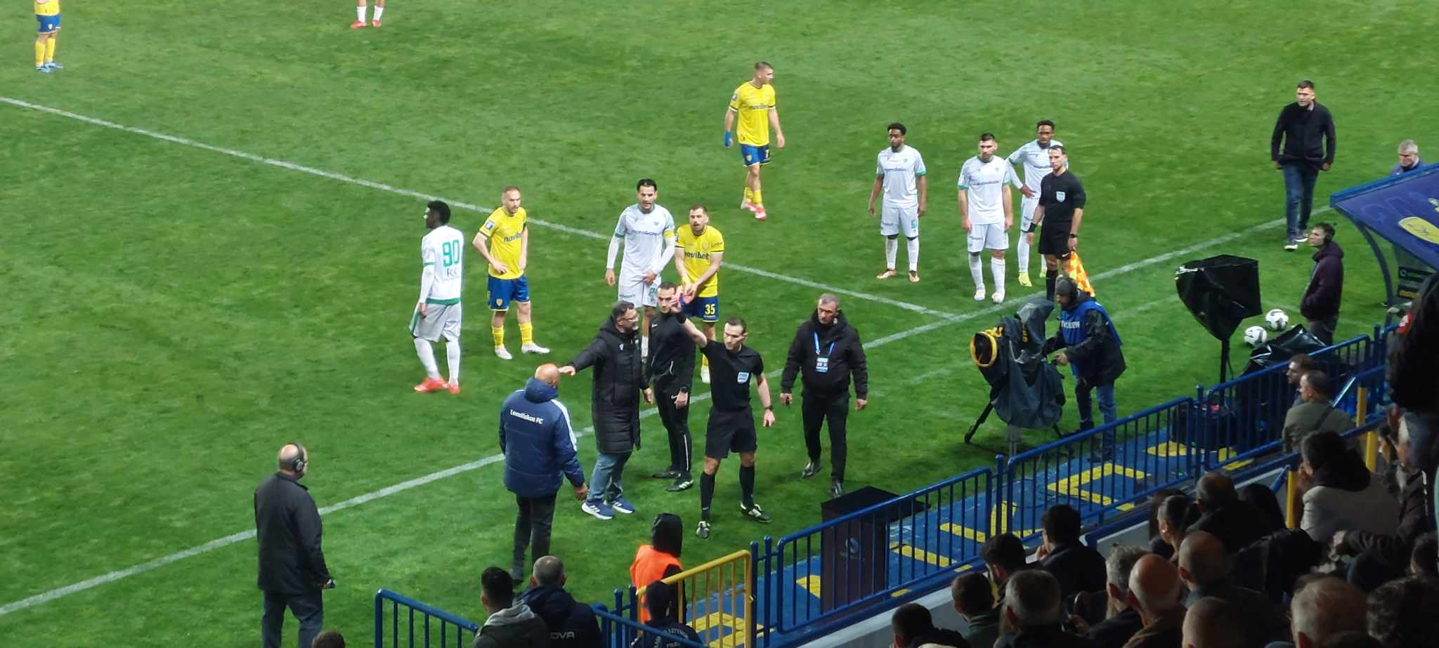 kokkini pagkos levadeiakou